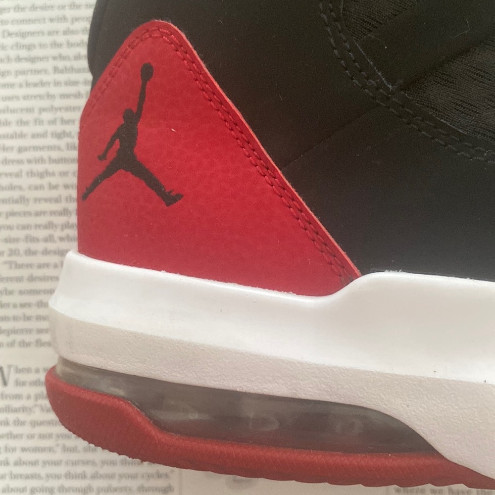 Nike JORDAN MAX AURA